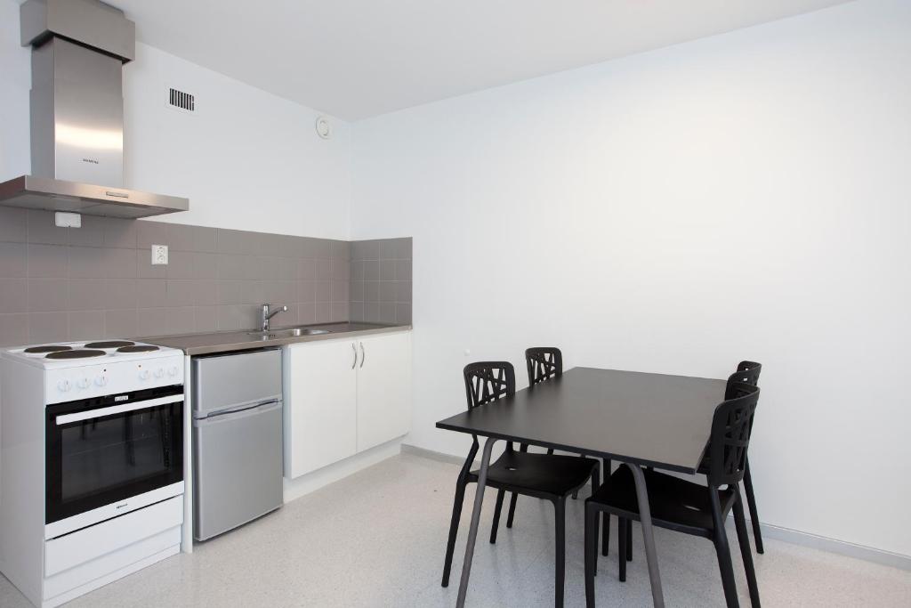 Anker Hostel - 8-Bedded Room