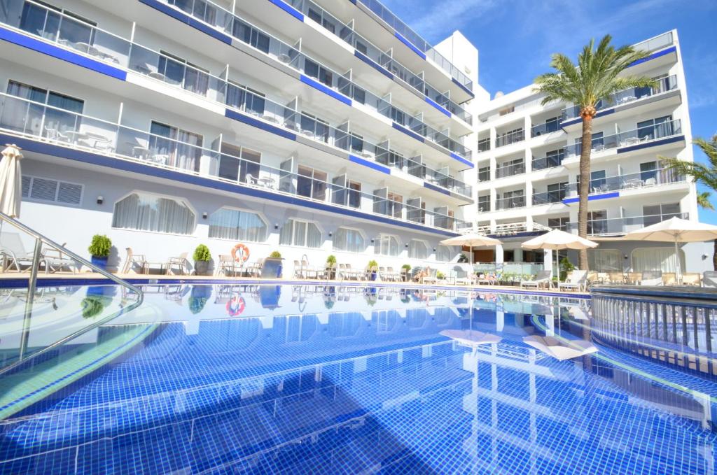 Bazén v ubytovaní Hotel Vista Park alebo v jeho blízkosti