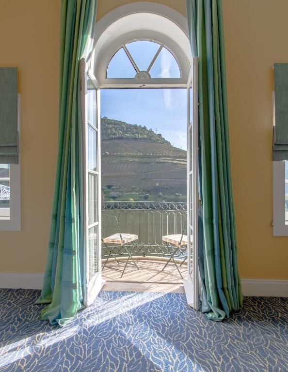 Vue générale sur la montagne ou vue sur la montagne depuis l'hôtel