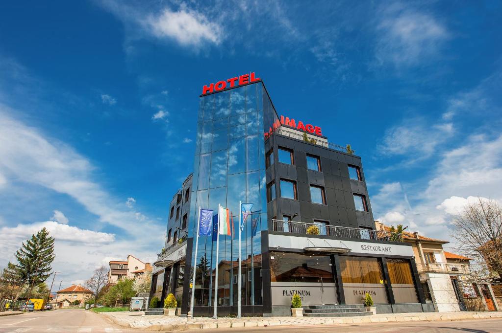 Budova, kde se hotel nachází