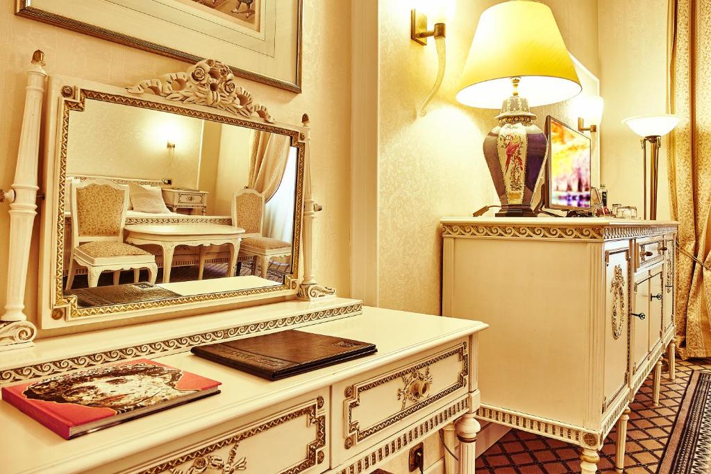 Grand Hotel Continental Bucuresti - Resim 26