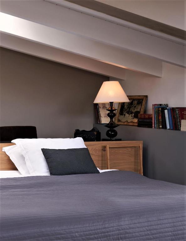 Emporikon Athens Hotel