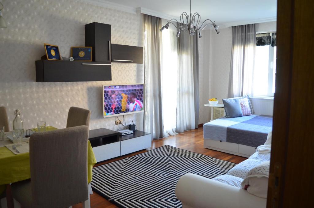 Apartment 3 In Complex Splendid