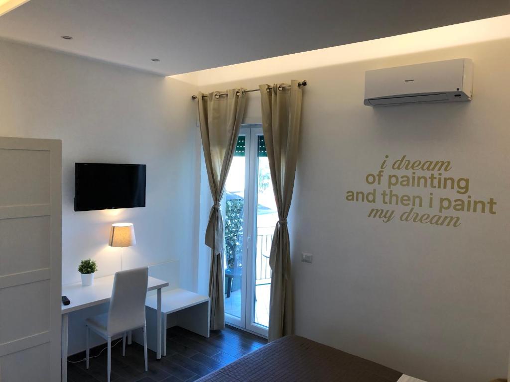 A television and/or entertainment centre at CIVICO 29