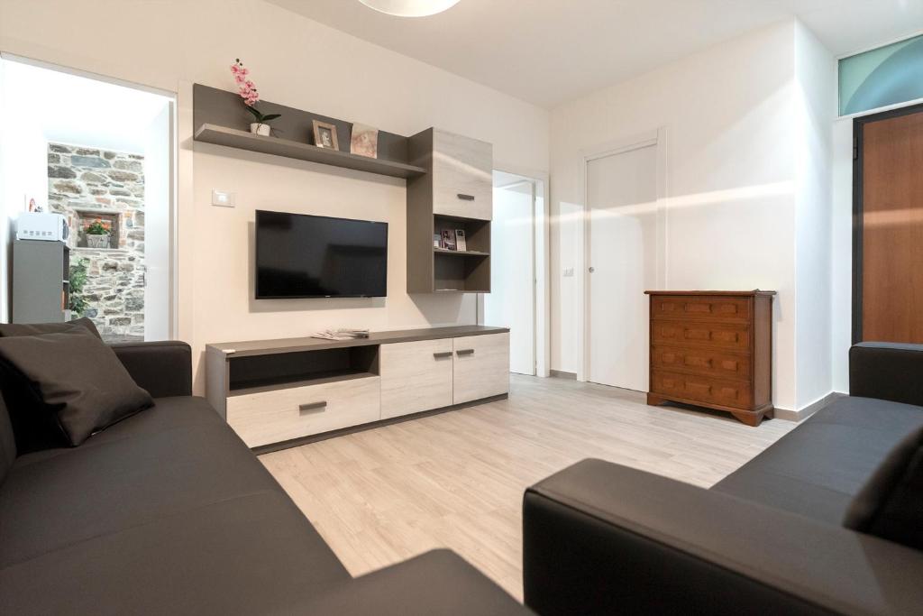 A television and/or entertainment centre at Daniel House