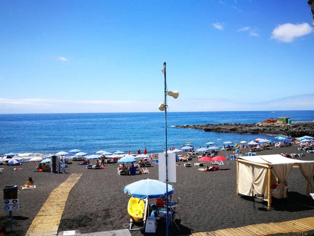 Heat of the Volcano Black Sand Beach with Terrace & WIFI ...
