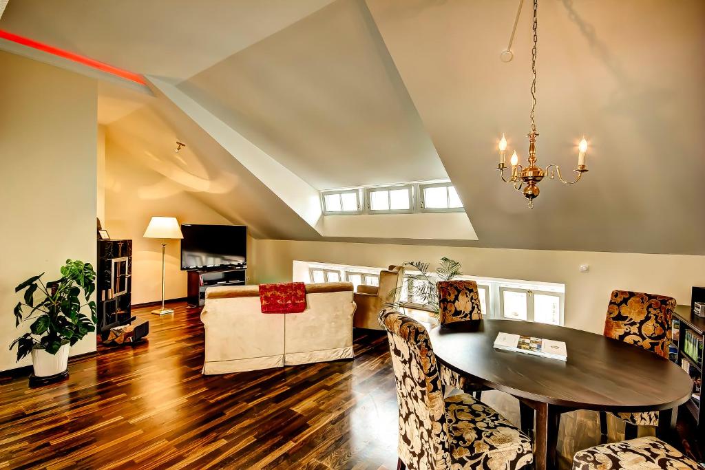 
Two-Bedroom Penthouse Apartment
