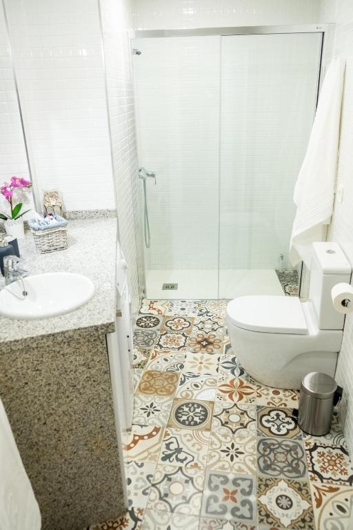 A bathroom at La Judería del Buen Viaje
