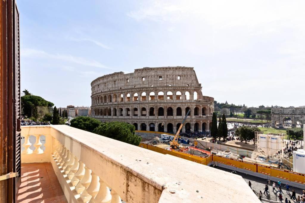 Apartment with Balcony at View Colosseo From Jacuzzi