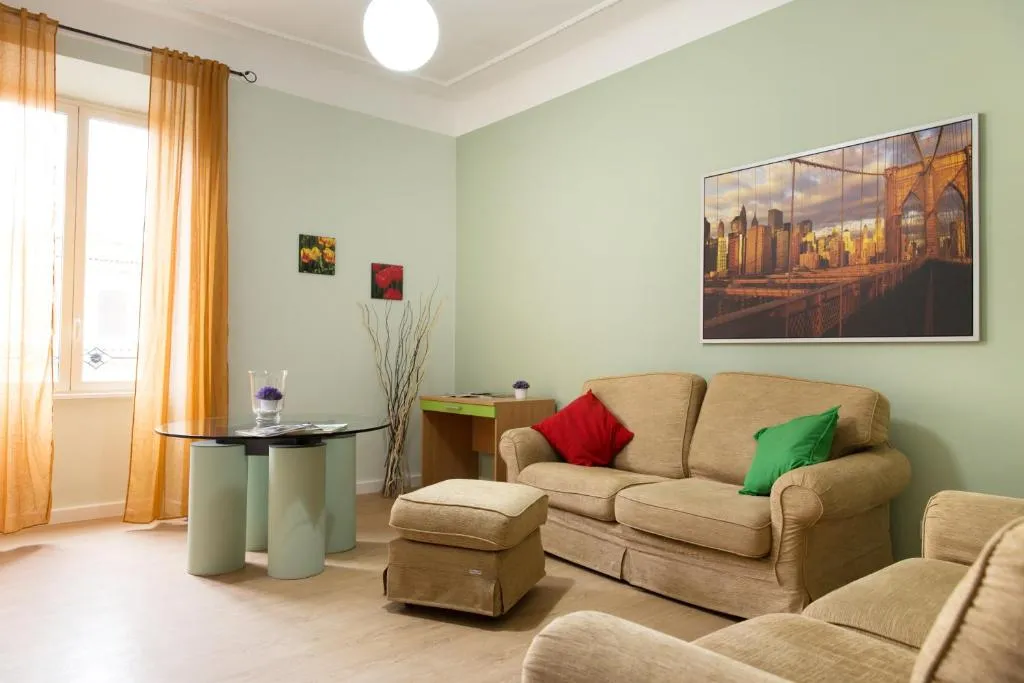 Beautiful apartment in San Giovanni close to Colosseo, Roma, Italia