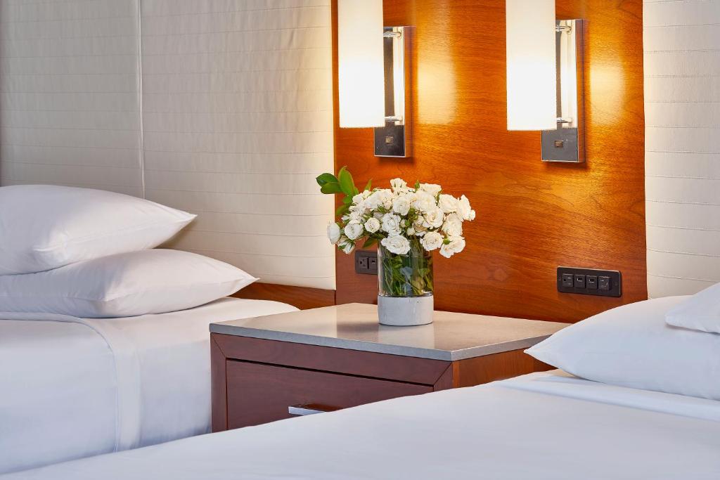 Hyatt Regency Atlanta - Double Room With Two Double Beds And Accessible Tub - Disability Access
