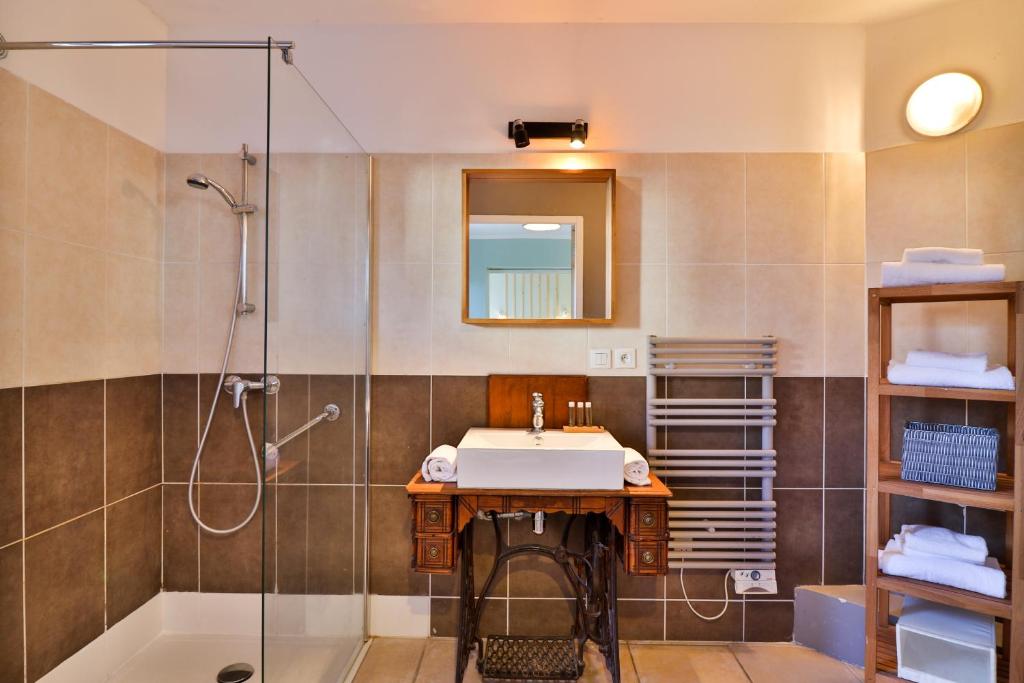 Koupelna v ubytování Hôtel La Bastide