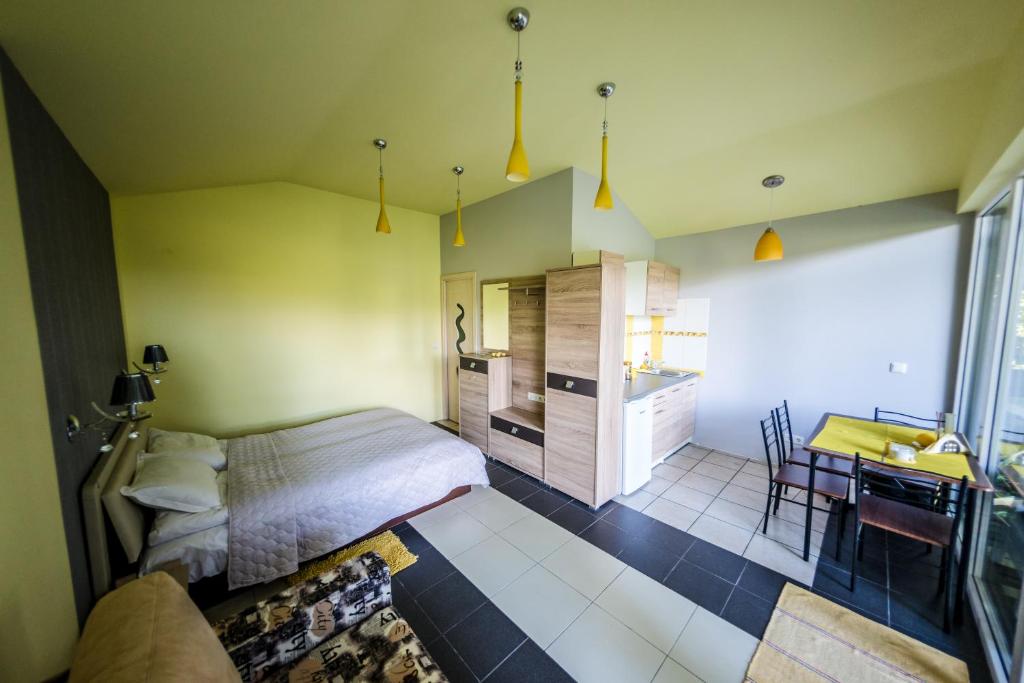 VIP Yellow dream house Sodyba Geras - 1ベッドルームの家