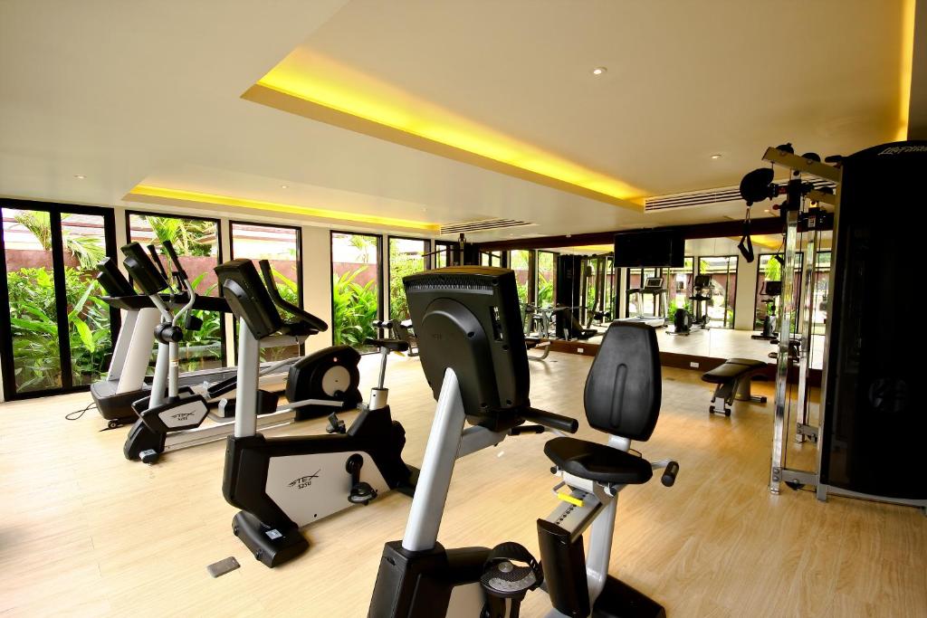 Fitness centrum a/nebo fitness zařízení v ubytování Beyond Khaolak