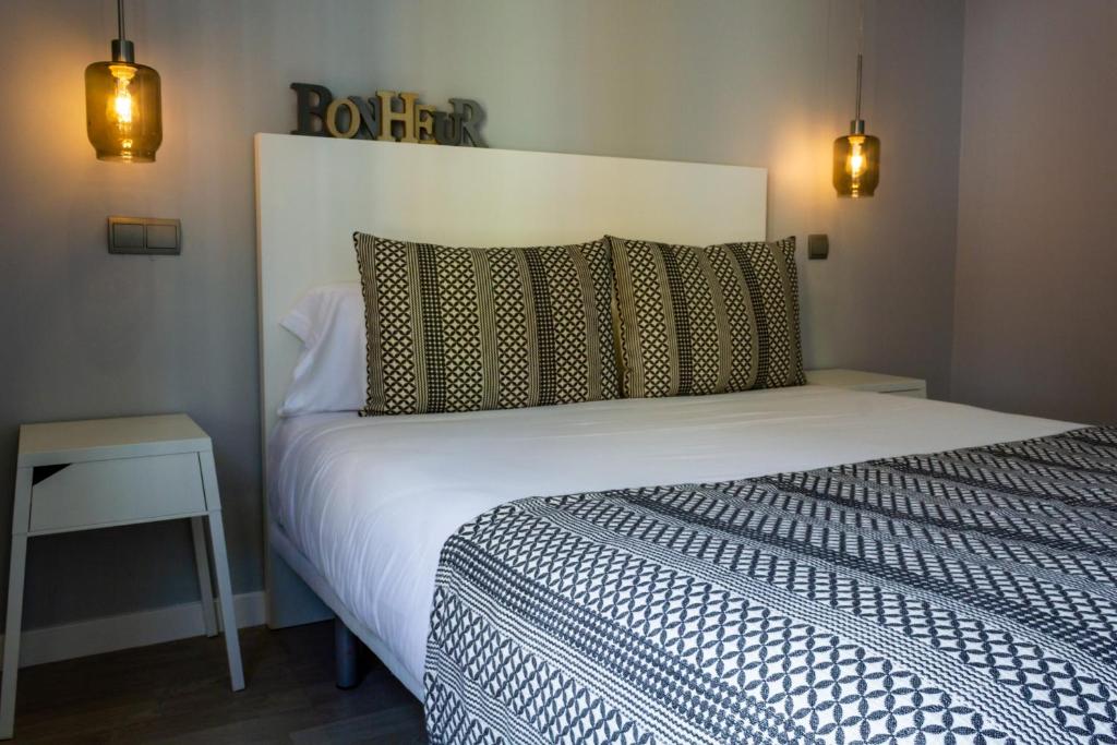 Arenal Suites Puerta del Sol - 13