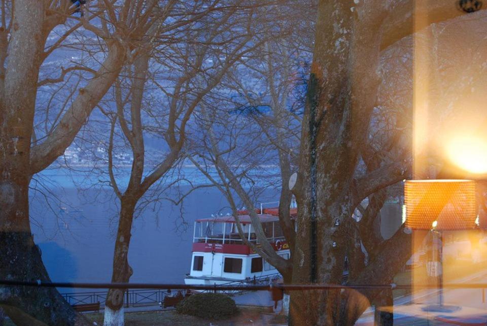 Lake view apartment - 11