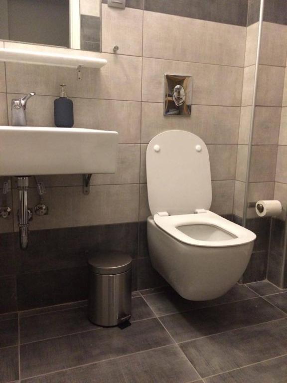 Lake view apartment - 10