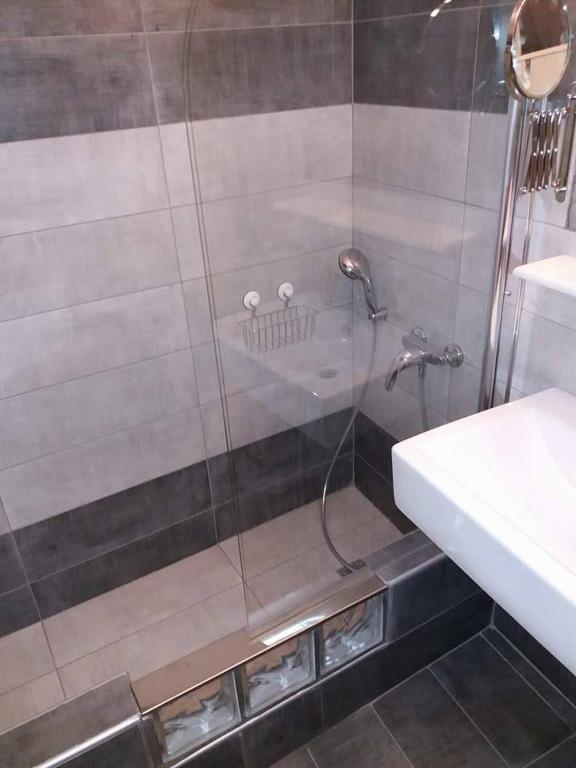 Lake view apartment - 9