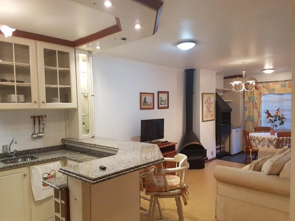  Gramado - Ed. São Pedro - Apto 409