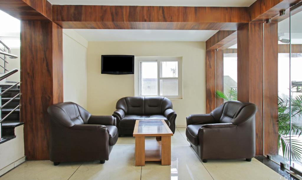 Posezení v ubytování Itsy Hotels Jansi Residency