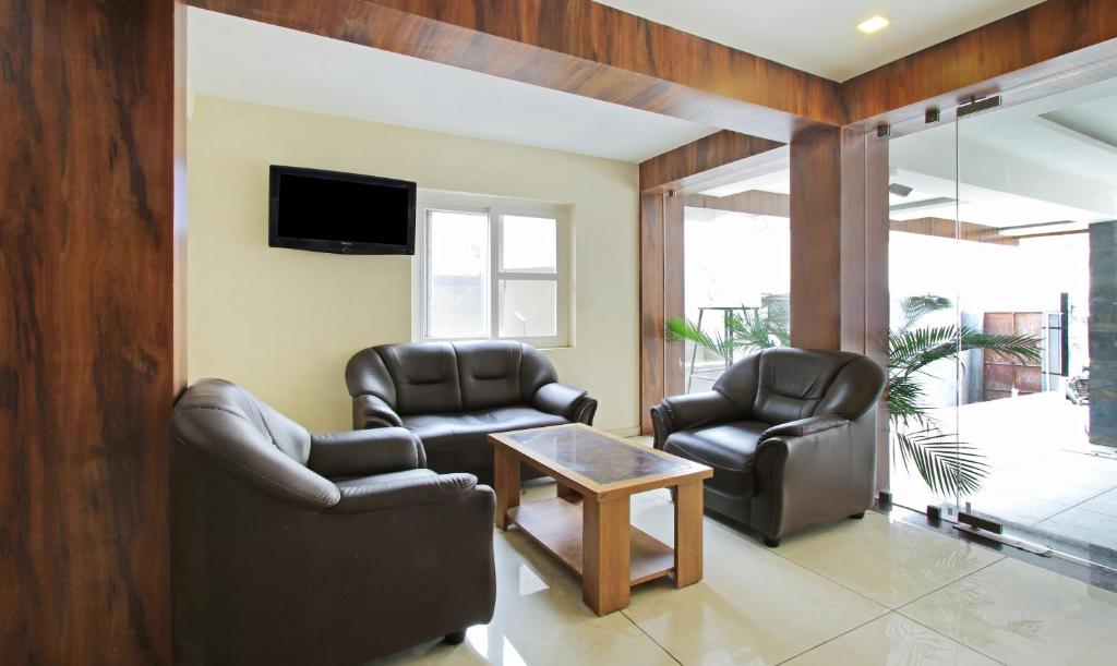 Posezení v ubytování Itsy Hotels Jansi Residency