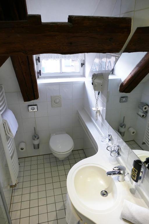 Koupelna v ubytování Hotel zum schwarzen Ross und Gutmann Zur Post