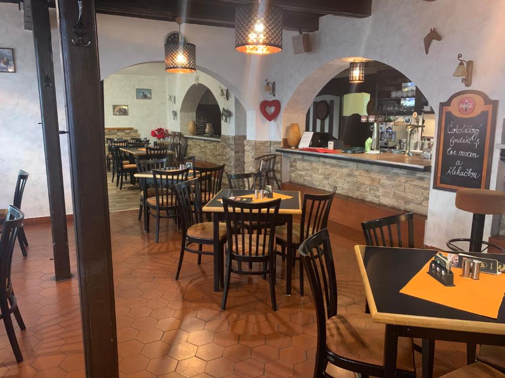Restaurace v ubytování Penzion a Restaurace Na Jízdárně