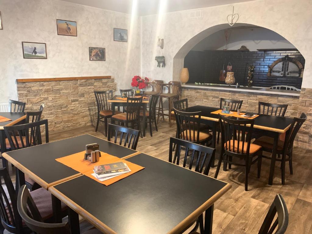 Restaurace v ubytování Penzion a Restaurace Na Jízdárně