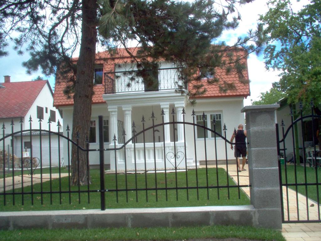 Rebeka Villa 8621 Zamárdi, Bercsényi utca 8. kép - 1