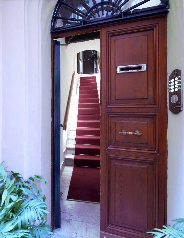Harry's Bar Trevi Hotel & Restaurant - 
