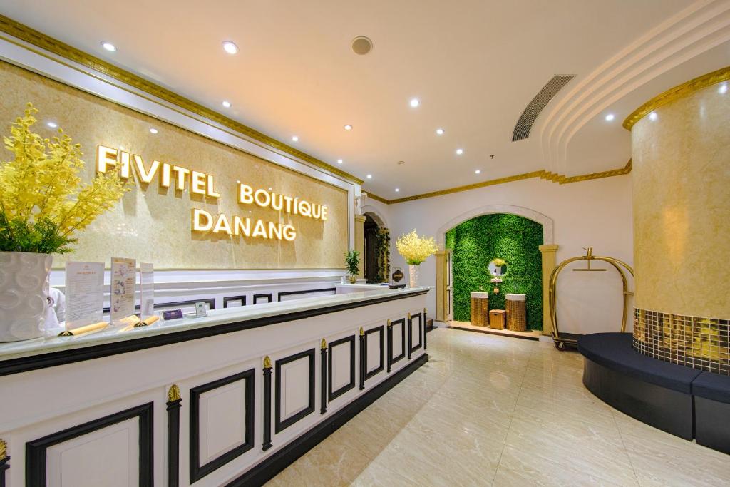 Sánh tiếp khách