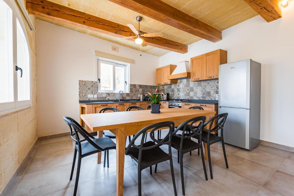 Entire Villa - Gemini Farmhouse, Nadur Gozo - Villa