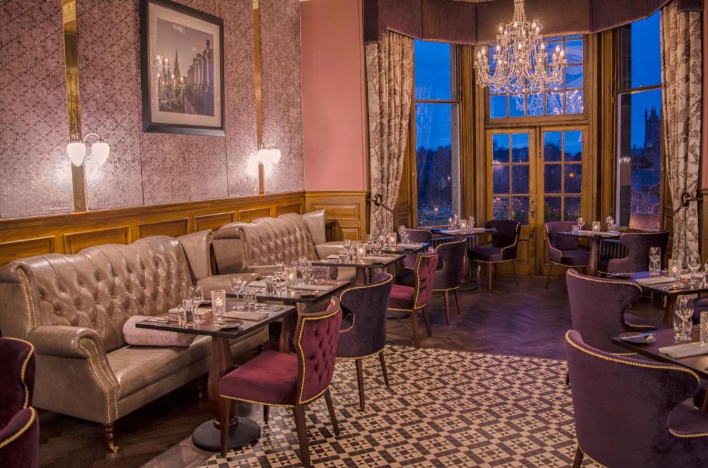 The Bonham - Resim 37