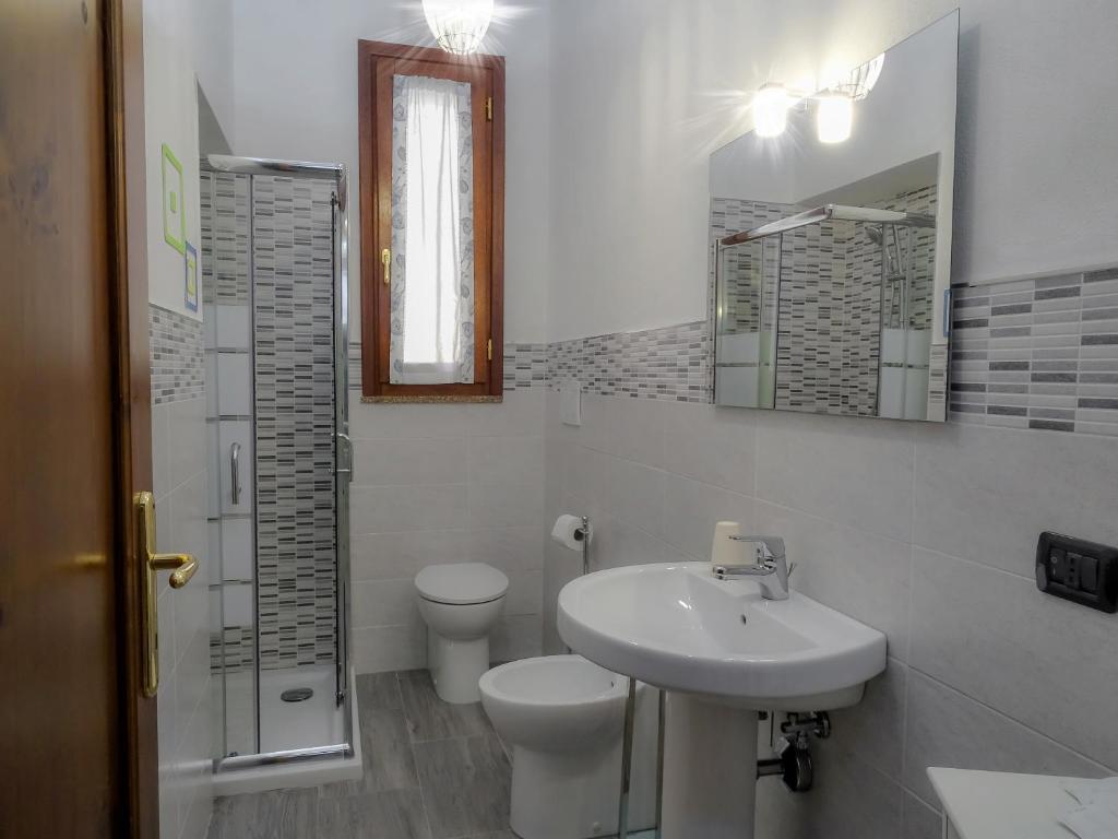 Koupelna v ubytování I Due Ciuchini Sardinia