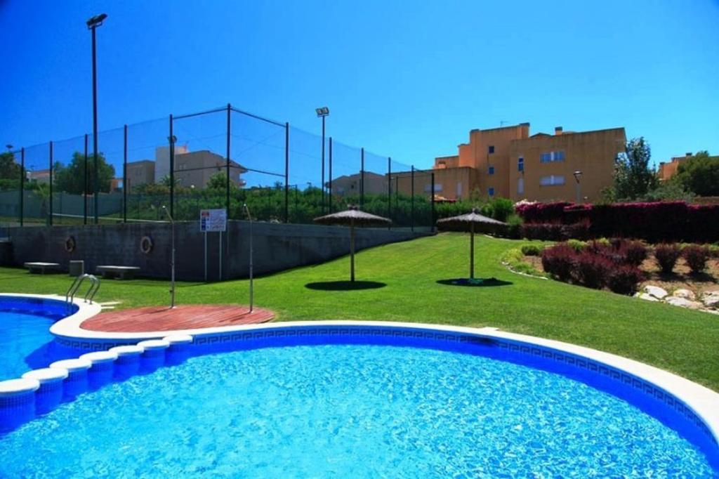 Bazén v ubytování Tramuntana Planet Costa Dorada nebo v jeho okolí