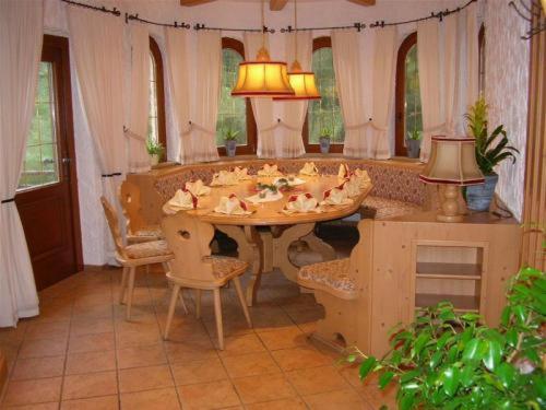 Posezení v ubytování Hotel und Restaurant Köhlerhütte - Fürstenbrunn