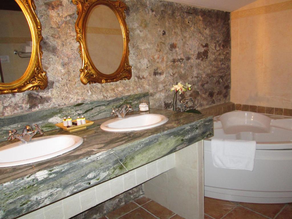 Château de Floure - SPA et piscine extérieure chauffée - 16