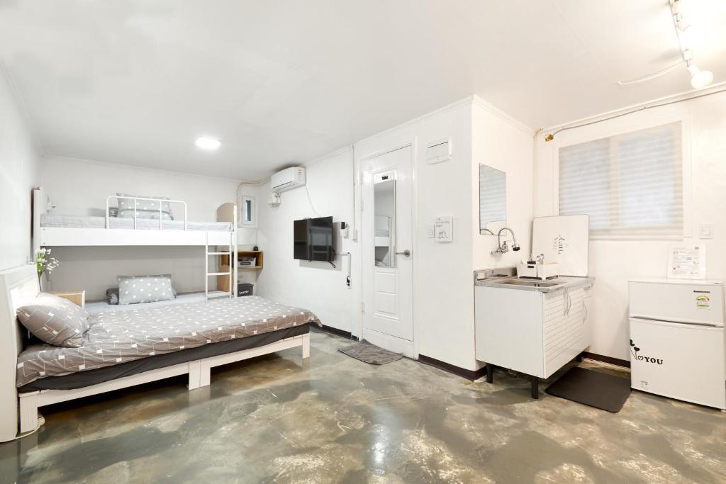 Jun Guesthouse - Family Suite