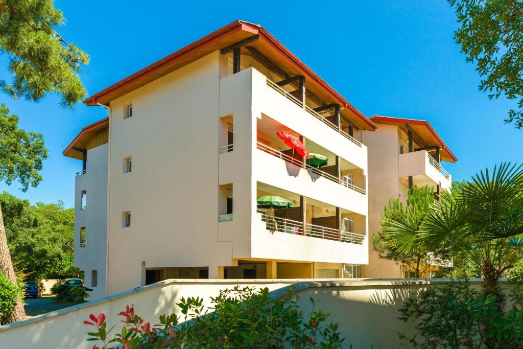Budova, kde se aparthotel nachází