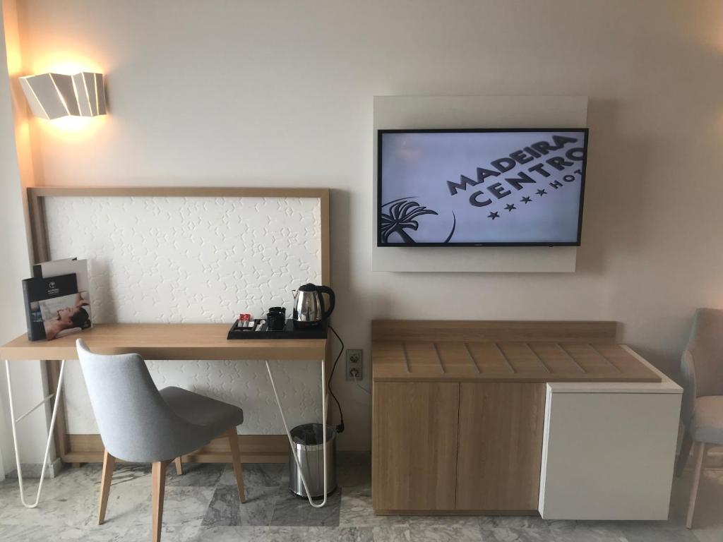 Hotel Madeira Centro - Superior Double Room With Terrace (2 Adults + 1 Child)