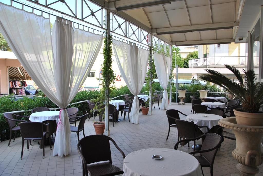 Restauracja lub miejsce do jedzenia w obiekcie Hotel Gaston