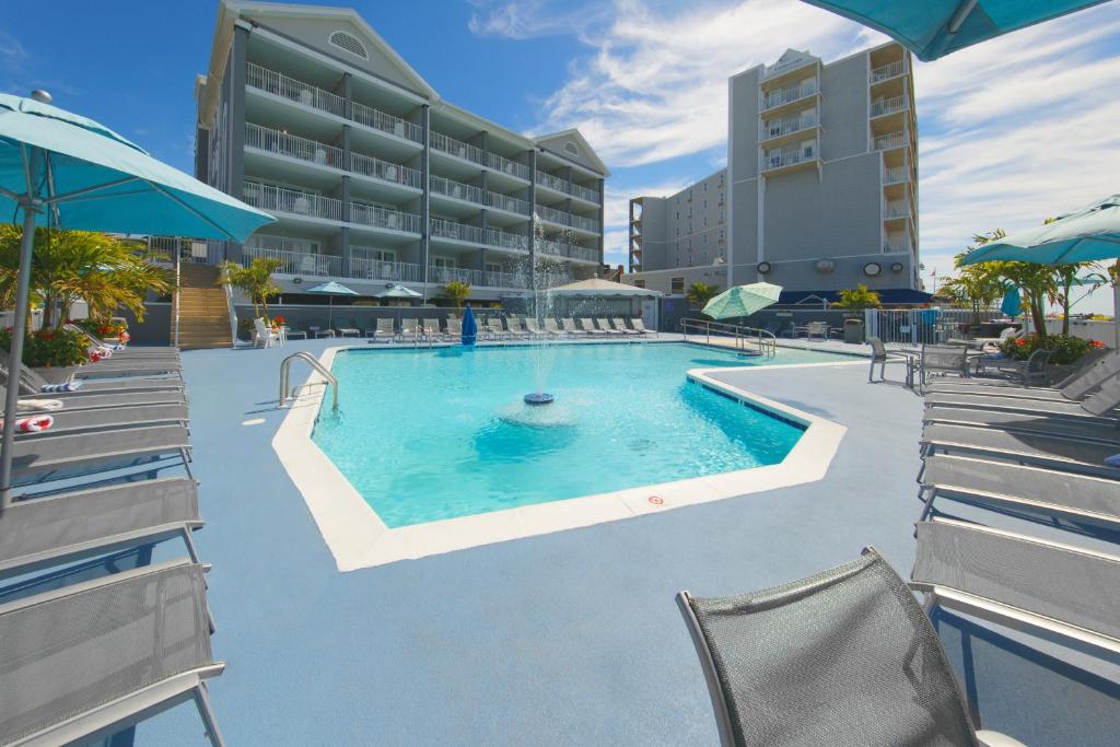 Bazén v ubytování Commander Hotel & Suites nebo v jeho okolí