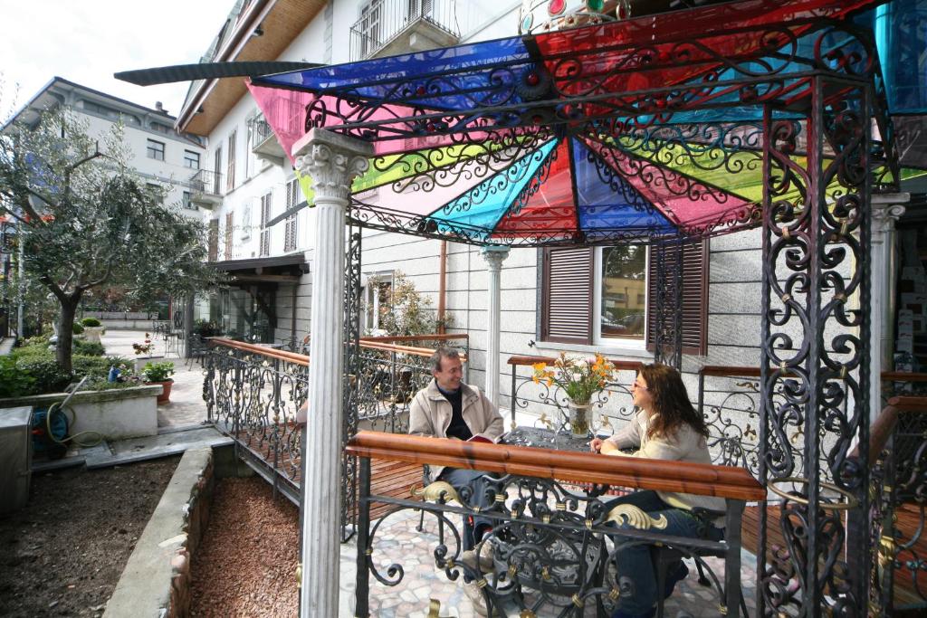 Zahrada ubytování Hotel Ungheria Varese 1946