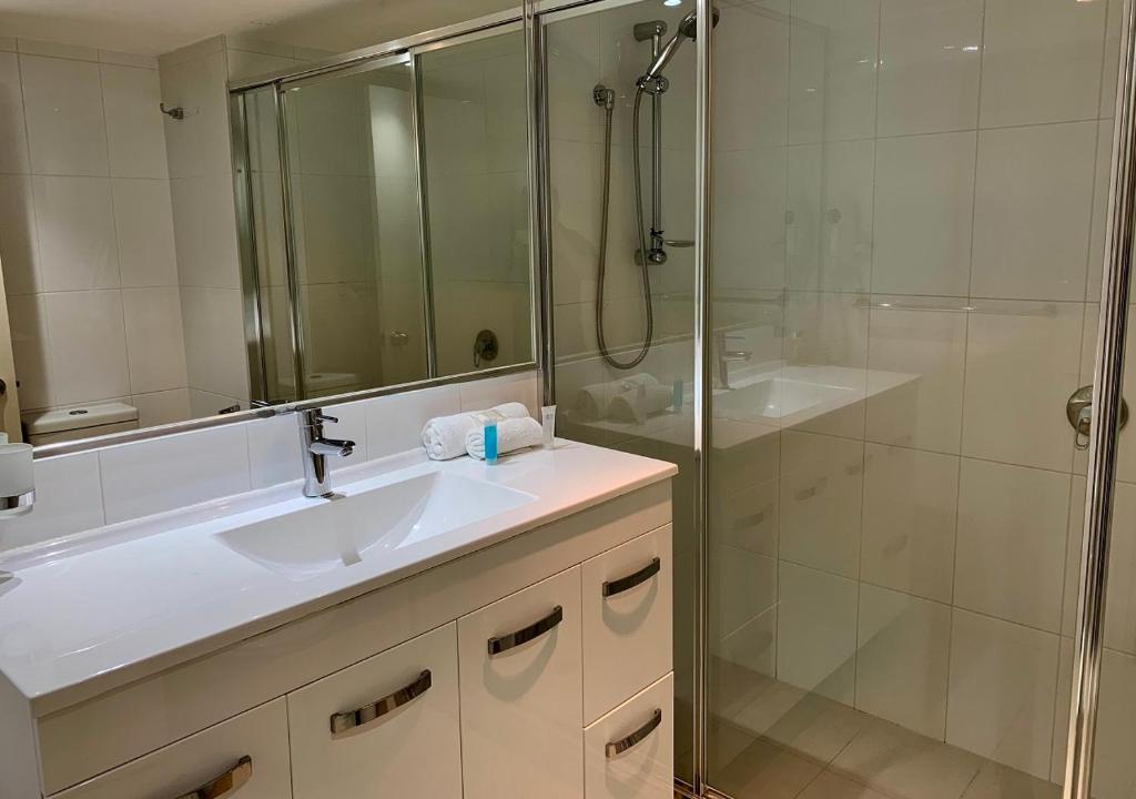 Outrigger Burleigh - Resim 26