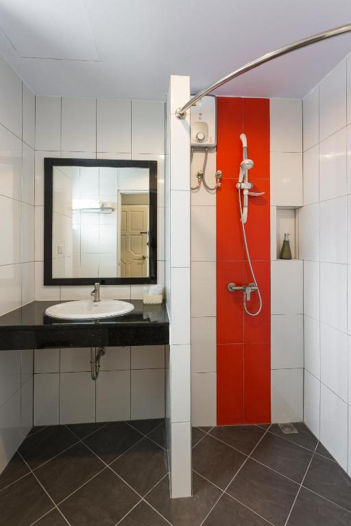 Koupelna v ubytování iNest Poshtel
