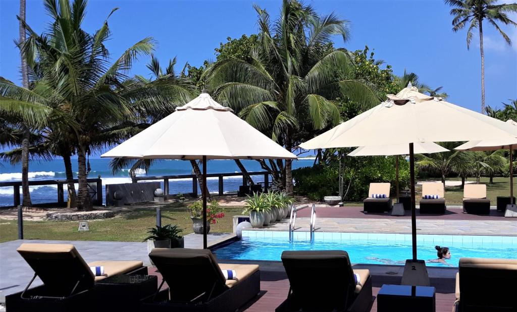 Bazén v ubytování IMAGINE Villa Hotel nebo v jeho okolí