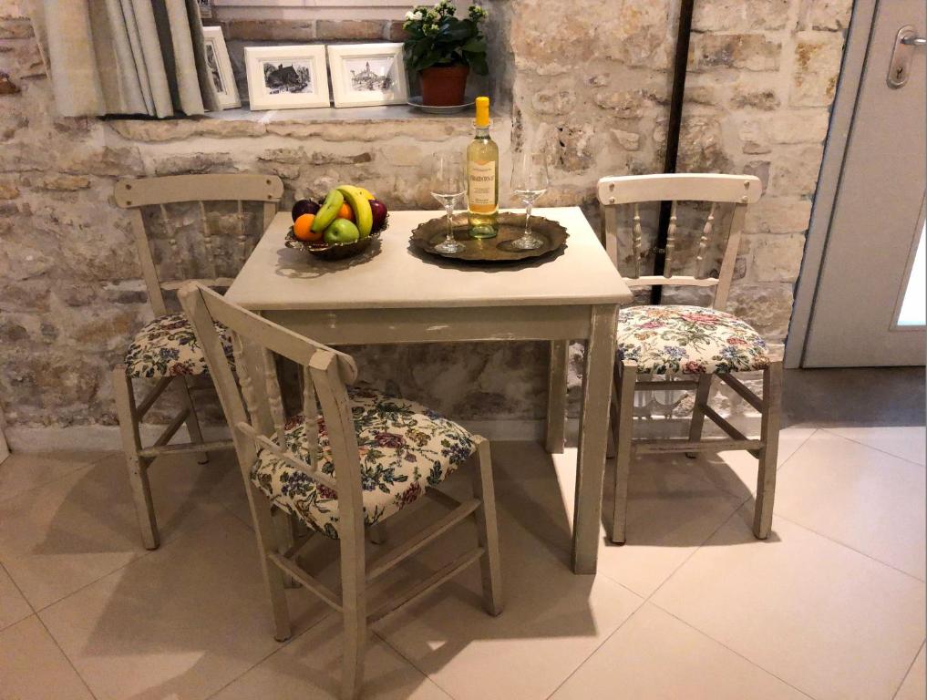 Kuchnia lub aneks kuchenny w obiekcie NJ Corfu Liston Apartments