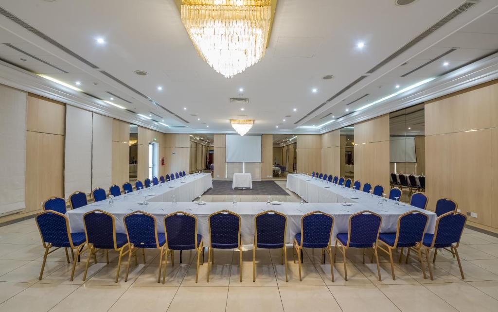 Бизнес-центр и/или конференц-зал в Sun Hall Hotel