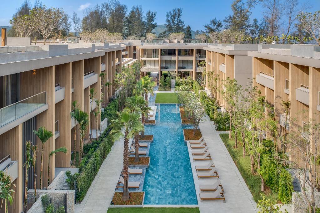 Twinpalms MontAzure Phuketの敷地内または近くにあるプール