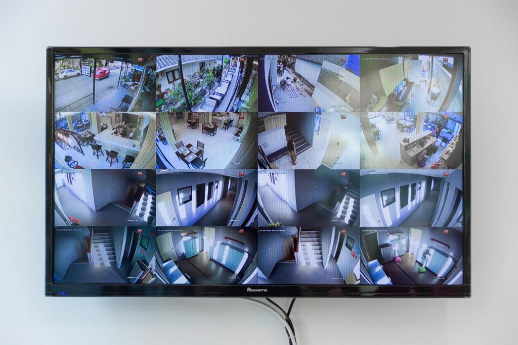 TV a/nebo společenská místnost v ubytování iNest Poshtel